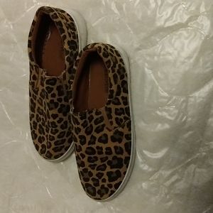 VGUC. Belle Mare slip on sneaker.